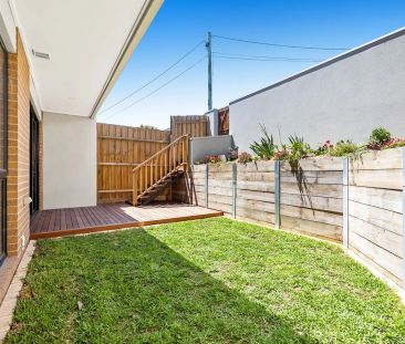 2/3 Ideal Avenue, Aspendale. - Photo 2