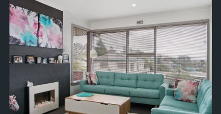 Sunny three bedroom home - Photo 2