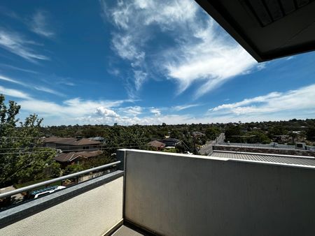 1/8 Station Road, Rosanna - Photo 3