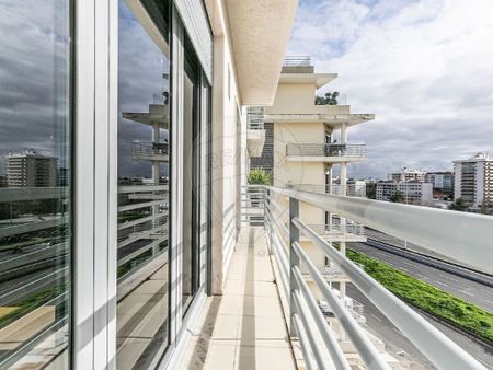 3 room luxury Apartment for rent in São Domingos de Benfica, Lisbon - Photo 2