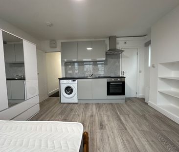 Studio Flat, Finchley Road, NW11 - Photo 3