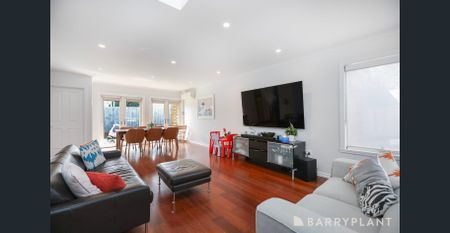 Beautifully Bright Townhouse in the Heart of Braybrook - Photo 2