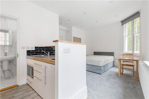 Studio to rent - Photo 1