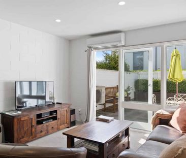 Two Bedroom Townhouse - Photo 2