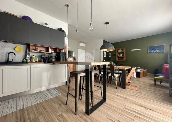 Porzione di bifamiliare in affitto