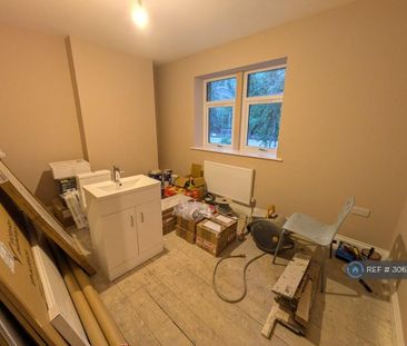 4 bedroom detached house to rent - Photo 5