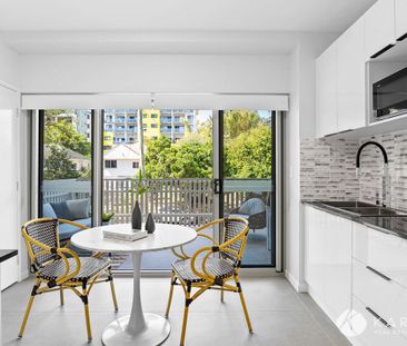 Stylish Furnished Studio Apartments Tower 2 "Regent Towers" - Photo 6