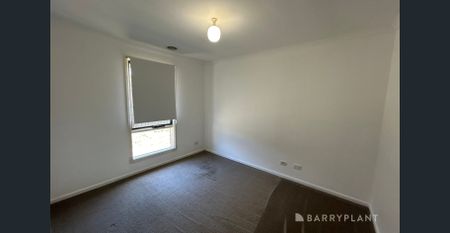 PERFECT FAMILY HOME! - Photo 3