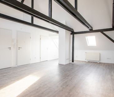 Schick saniertes Loft-Appartement mit Einbauküche in der östlichen ... - Foto 1