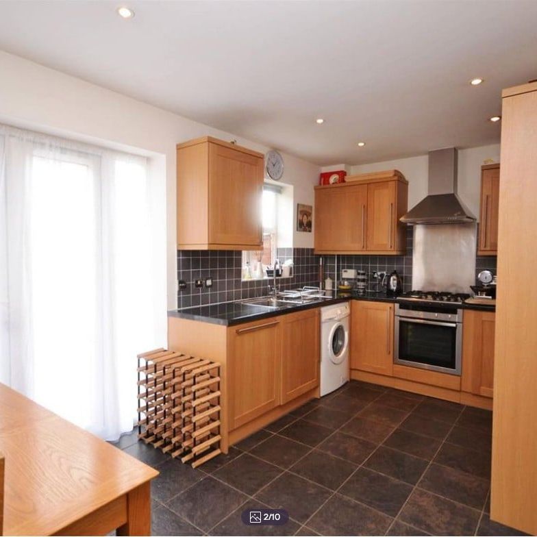 3 Bed Terraced House, Colebrook Close, NW7 - Photo 1