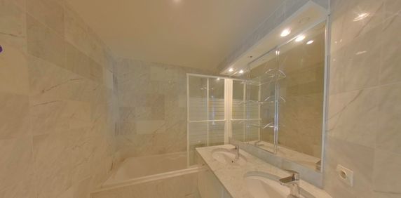 ACHENHEIM - Beau 4 pièces - avec balcon - double garage et parking - Photo 2