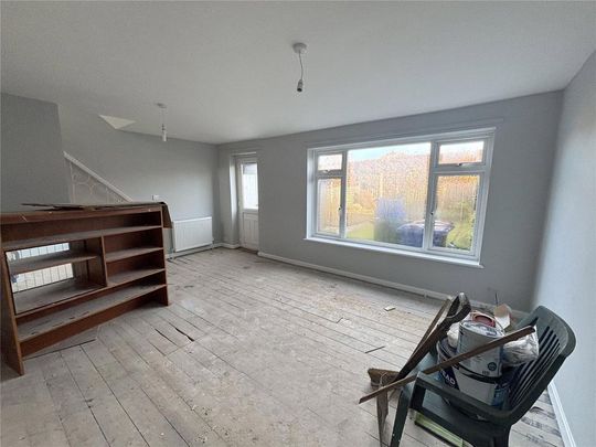 3 bedroom semi-detached house to rent - Photo 1