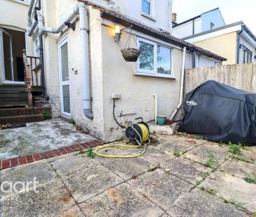 3 bedroom terraced house to rent - Photo 3