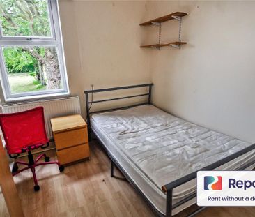 4 bedroom terraced house to rent - Photo 2