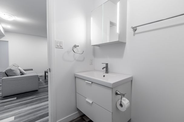 For Lease - 865 Tavistock Road Unit# B, Britannia Heights - Queensway Terrace N and Area, Ontario - Photo 1