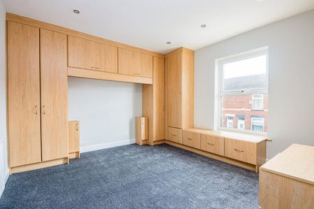 2 bedroom terraced house to rent - Photo 2