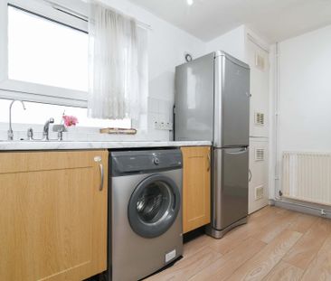 Spacious 1 Bed flat to let in East Ham - Photo 2