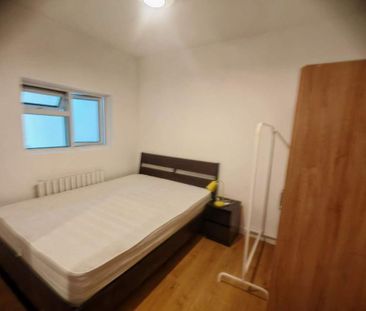 4 bedroom terraced house to rent - Photo 5