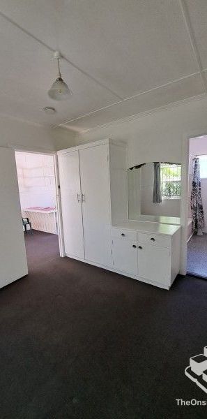GREAT WEST END LOCATION NEAR BOUNDARY STREET SHOPS and RESTAURANTS - VIEW AT OPEN FOR INSPECTION - Photo 1
