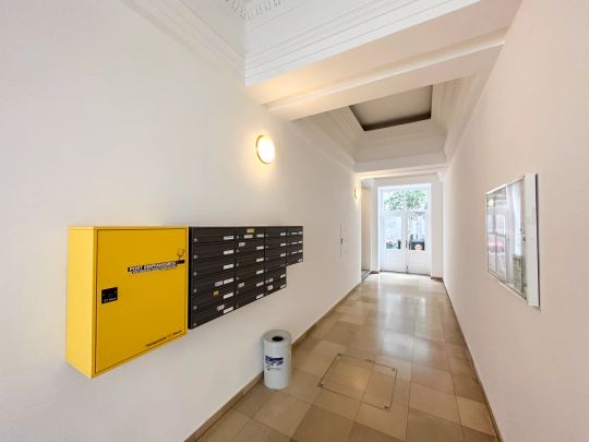 Sonnendurchflutete DACHGESCHOSS-Wohnung nahe KUTSCHKERMARKT | 5 min Fußweg zur U6 Station Michelbeuern AKH - Photo 1