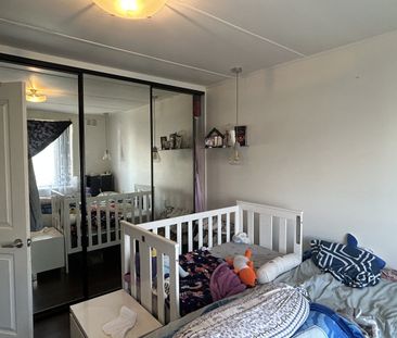 Convenient 3-Bedroom Home in Quiet Mornington Location - Photo 4