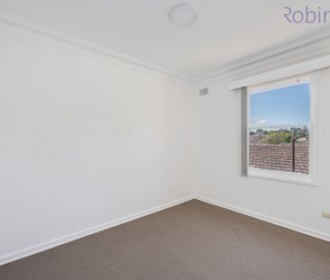 Two bedroom unit with new paint and carpet. - Photo 4