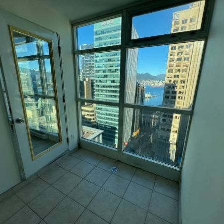 Downtown Condo 1 bed with views - Photo 4