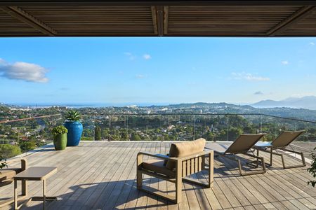 Mougins, Cote d'Azur à louer, vue mer, 5 chambres doubles, piscine, villa contemporaine - Photo 5