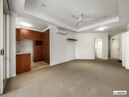 Modern Top Floor Apartment - Call Now to Inspect! - Photo 3