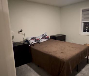 For Lease - 227 Byers Street, London South, Ontario - Photo 2