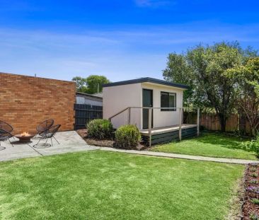 Gorgeous 3 Bedroom Home with Separate Home Office - Photo 3