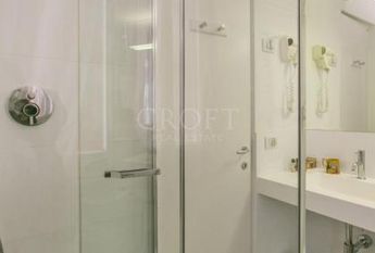 Elegant Apartment in the Heart of Rome: Between Piazza di Spagna and Via del Corso, in residence with dayluy cleaning , A/C wifi , consierge. Rif #1948