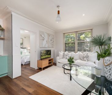 Charming One Bedroom Apartment with Balcony - Photo 1