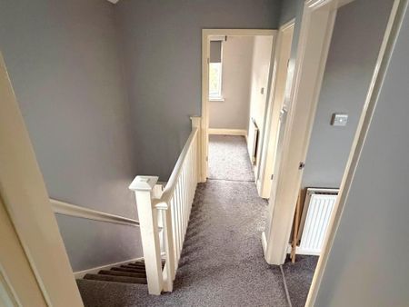 3 bedroom semi-detached house to rent - Photo 4