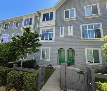 4 Beds & 3.5 Bath Townhouse in the Urban Core of Newton, Surrey! - Photo 4