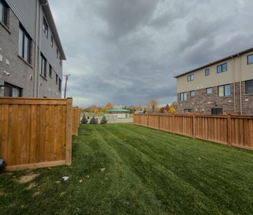 For Lease - 32 Reid Avenue, Hamilton, Ontario - Photo 3