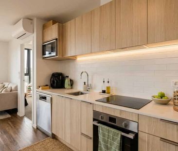 MODERN 1-BEDROOM END APARTMENT + DECK + CARPARK - Photo 3