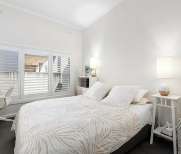 CLASSIC ELEGANCE WITH MODERN COMFORTS! - Photo 5