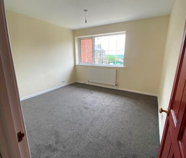 2 Bed Terraced House, Warrels Court, LS13 - Photo 5