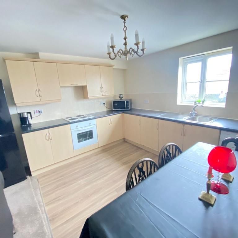 2 bedroom apartment to rent - Photo 1