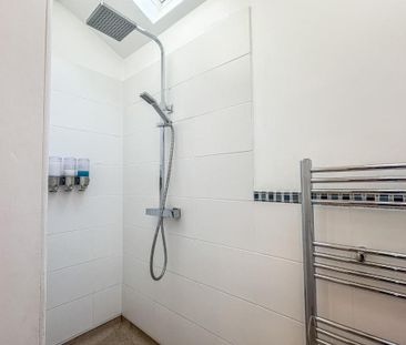 4 bedroom detached house to rent - Photo 5