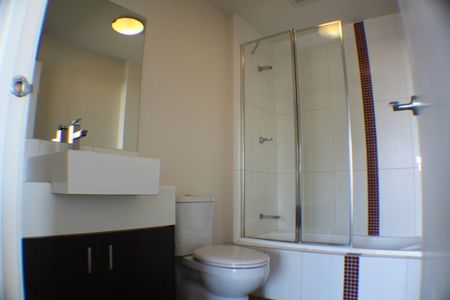 SPACIOUS 1 BED APARTMENT IN FOOTSCRAY - Photo 4