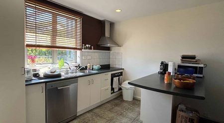 Convenient location, walk to Eden Park - Photo 4