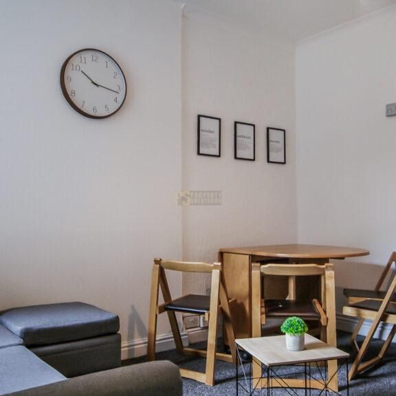 4 bedroom terraced house to rent - Photo 1