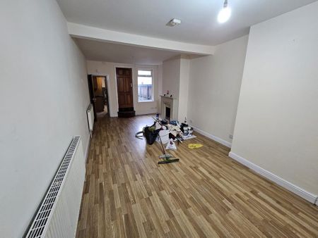 3 bedroom terraced house to rent - Photo 3