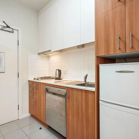 Fully Furnished 1 Bedroom in the heart of CBD - Photo 3