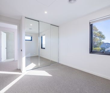 4A Adrienne Crescent, Mount Waverley VIC 3149 - House For Rent | Do... - Photo 5