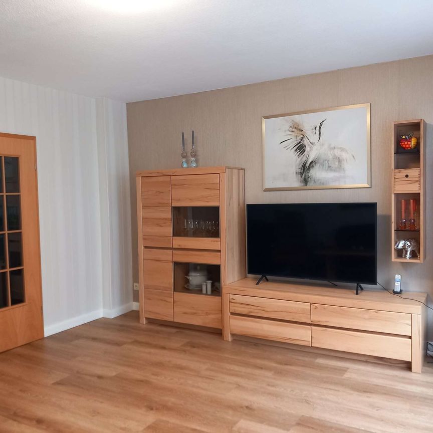 **Wunderschönes Reihenhaus über zwei Etagen in ruhiger Lage mit Garten und Terrasse in Langenhagen** - Photo 1