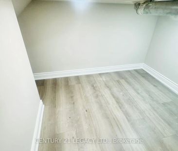 Detached Home For Lease | W9229421 - Photo 3