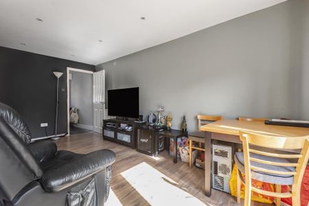 2 bedroom semi-detached house to rent - Photo 2